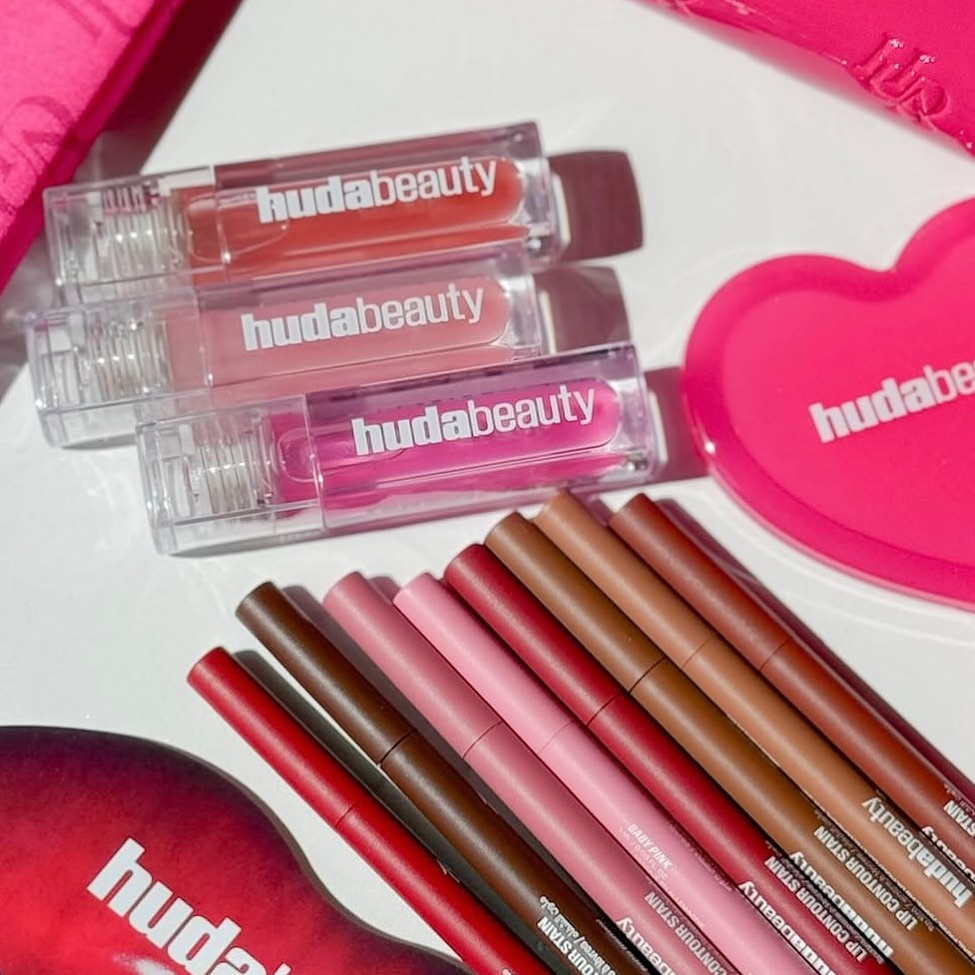 HudaBeauty Faux Filler Shiny N - Huda Beauty Makeup Bag ulasan dan harga